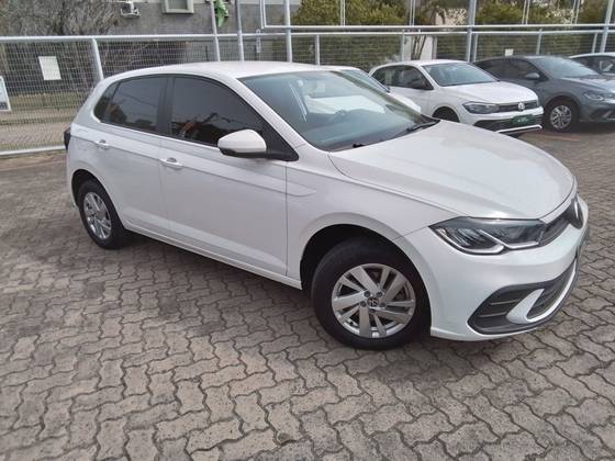 VOLKSWAGEN POLO 1.0 MPI MANUAL VOLKSWAGEN POLO 1.0 MPI MANUAL